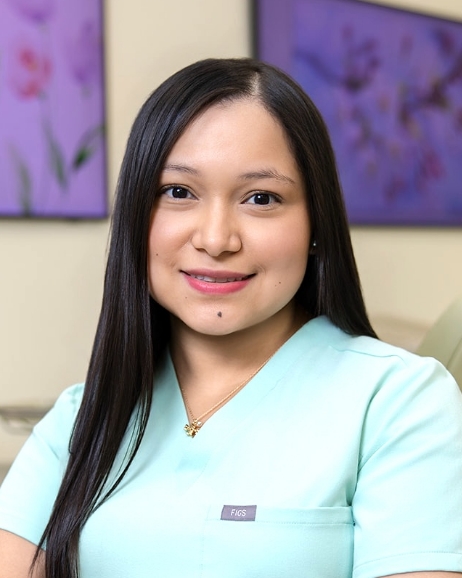 Dental assistant Glenda